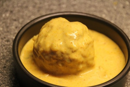 boulettes-mijotees-a-la-biere-curry-et-tomate